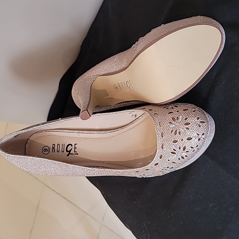 Ladies  size 9 Rouge